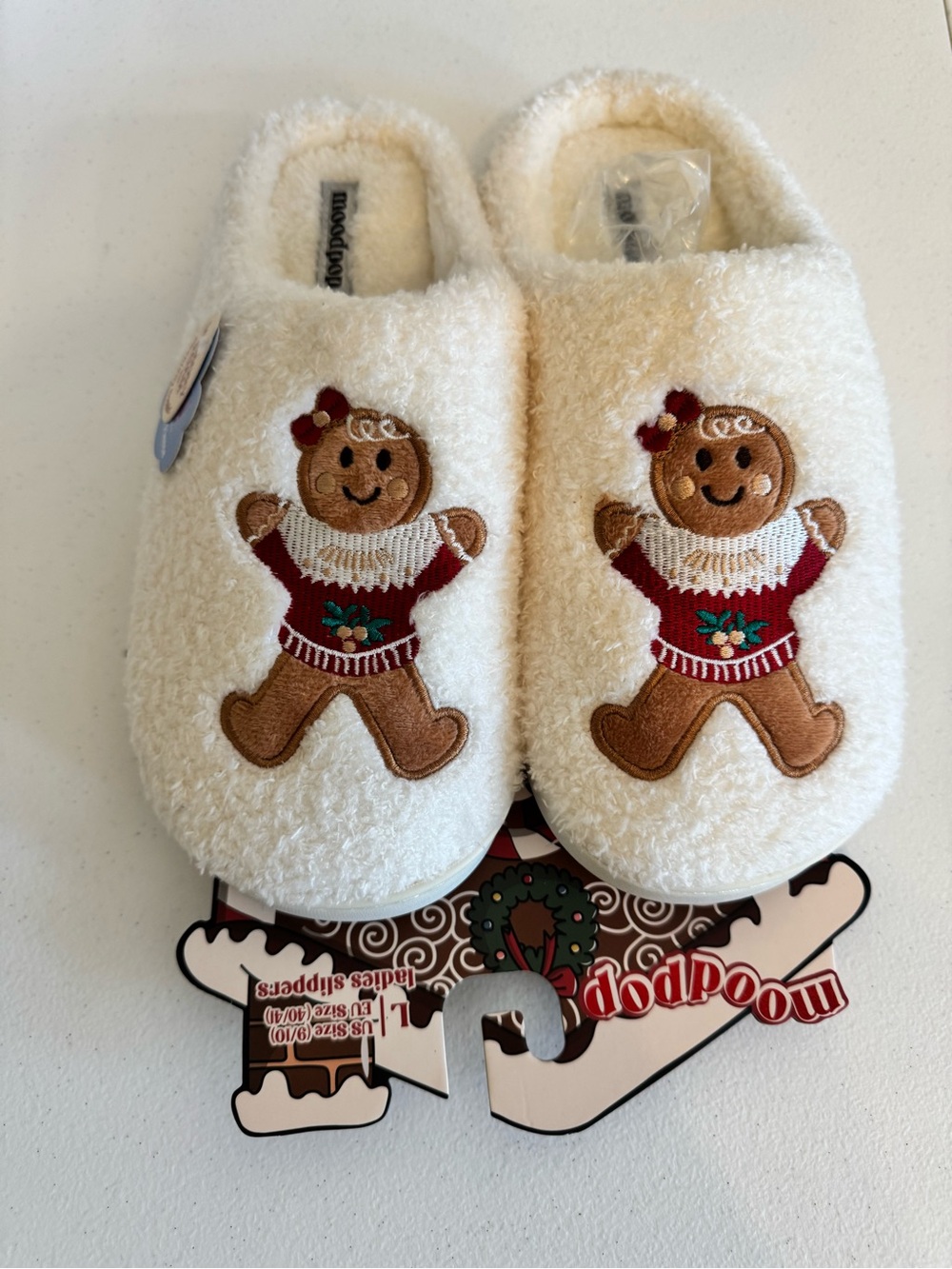 Women’s Cream Gingerbread Embroidered Slippers